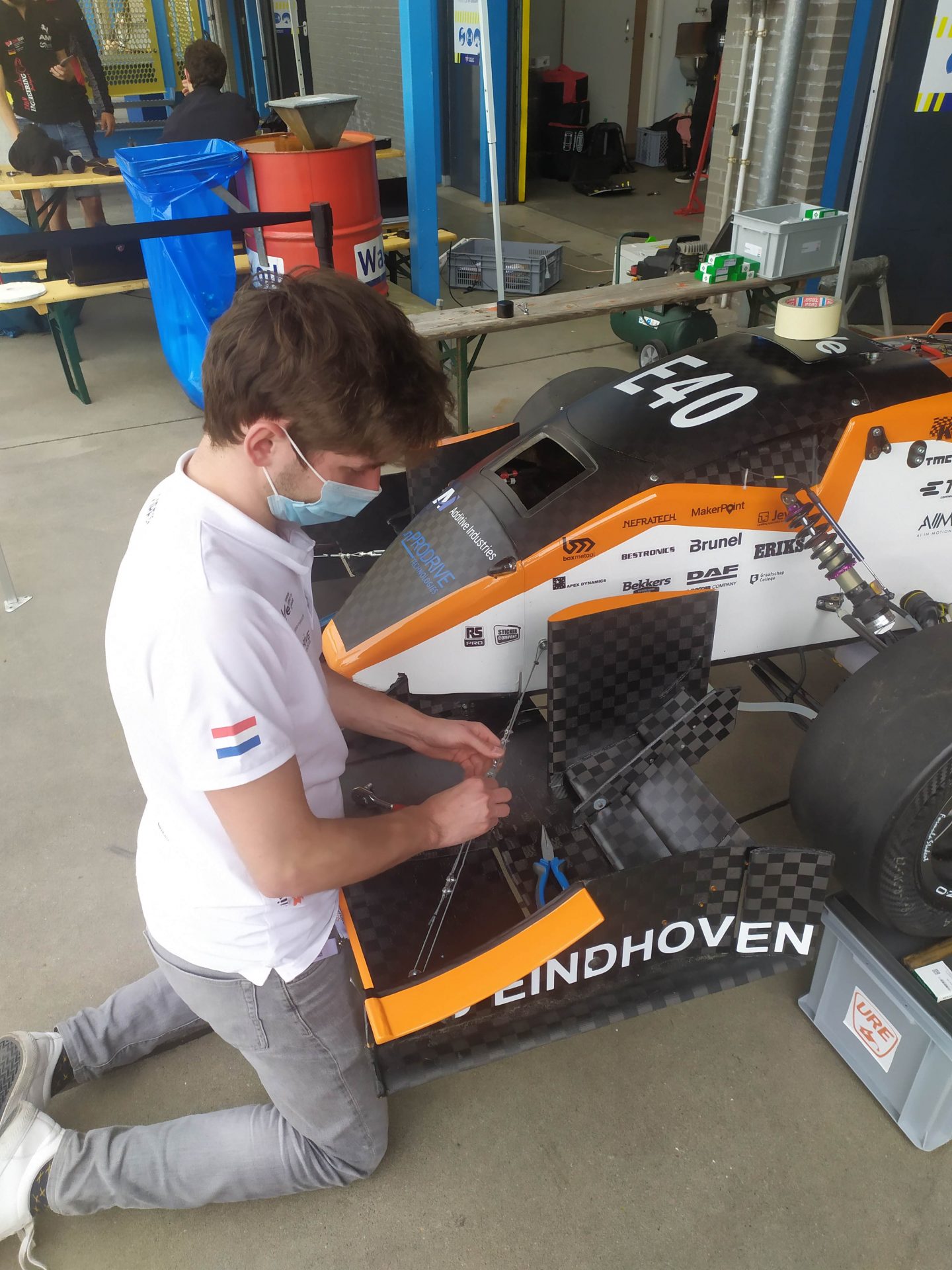 Produceerbaarheid, upright en final drive van de URE raceauto