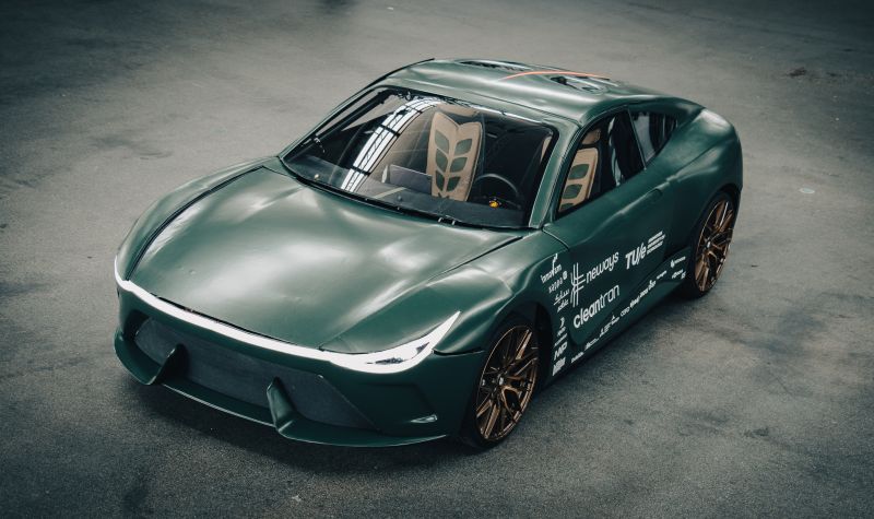 TU/ecomotive builds ‘Car that lasts a lifetime’